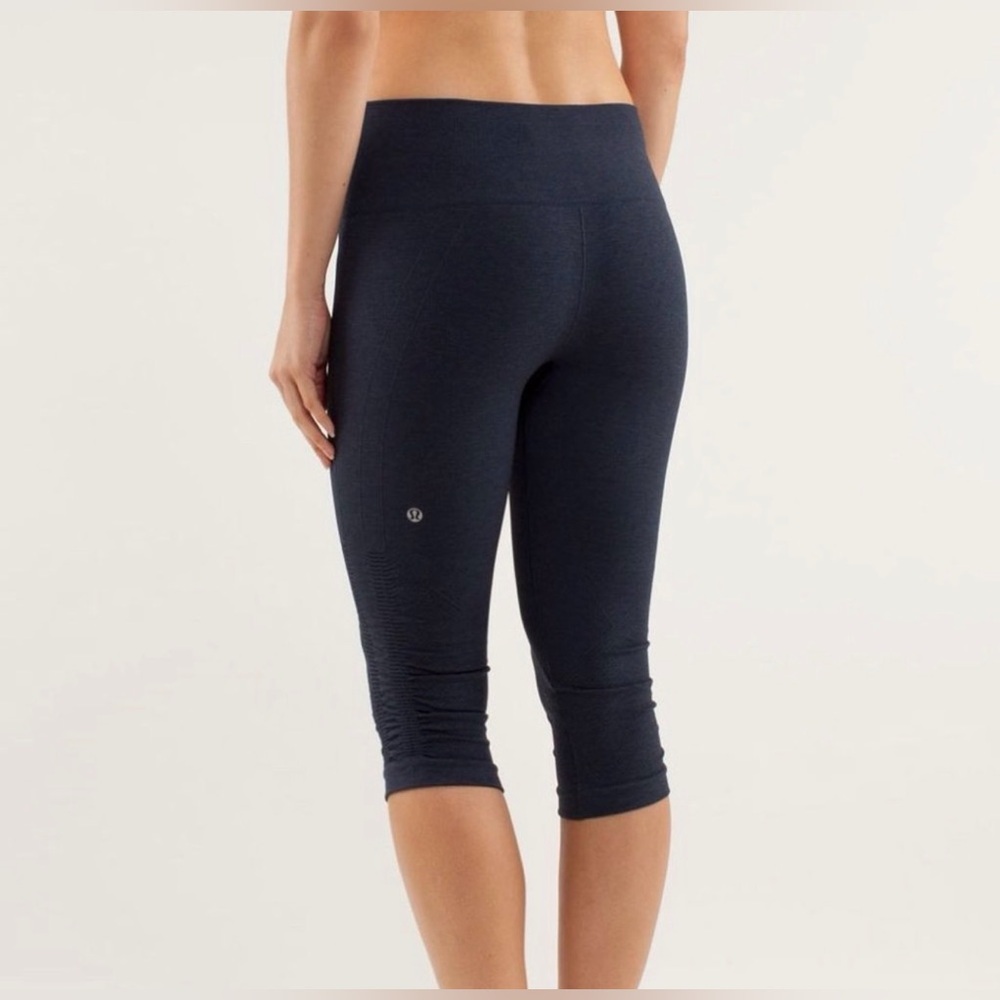 Lululemon in the flow navy blue Criss Cross Pattern Knit Legging Gathered Ruched